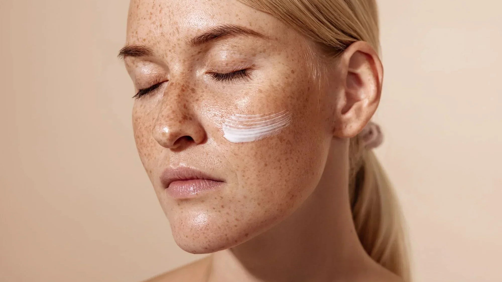 How to Keep Your Skin Hydrated and Glowing